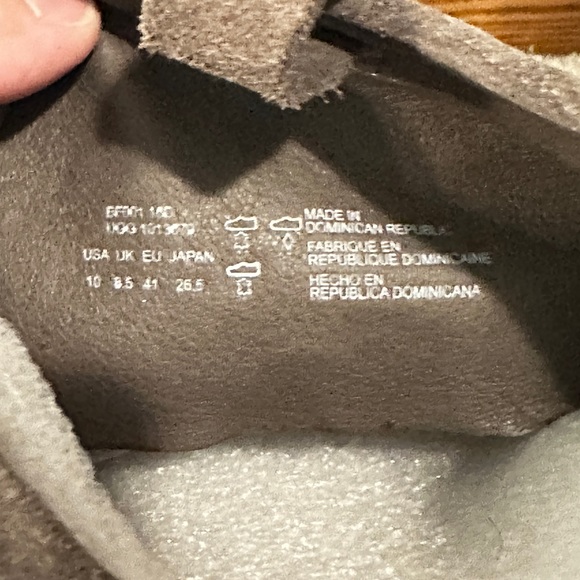 Gray suede knee-high UGG boots - Picture 8 of 8